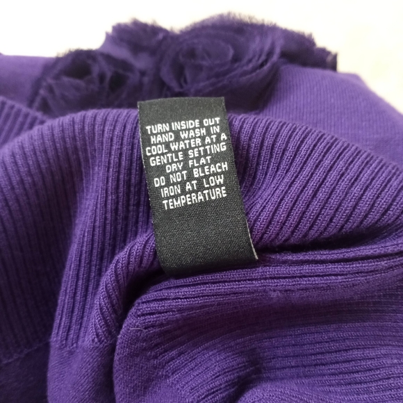 Cyrus Plum Button-Up Cropped Cardigan Roses Medium - Picture 5 of 10